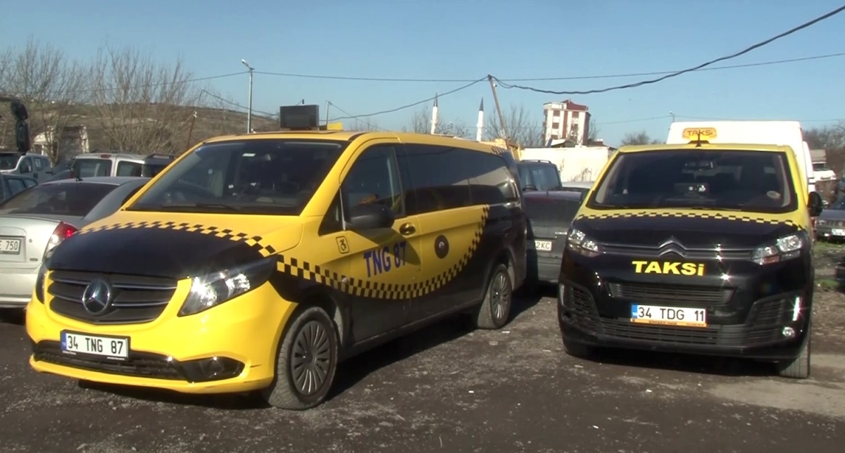 Kaçakçılık için kullanılan taksiler çekildikleri otoparkta görüntülendi
