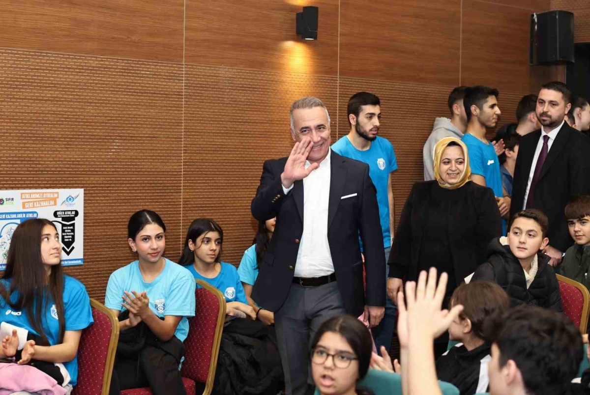 Sultangazi Belediyesi’nden amatör spor kulüplerine 2 milyon liralık nakdi destek
