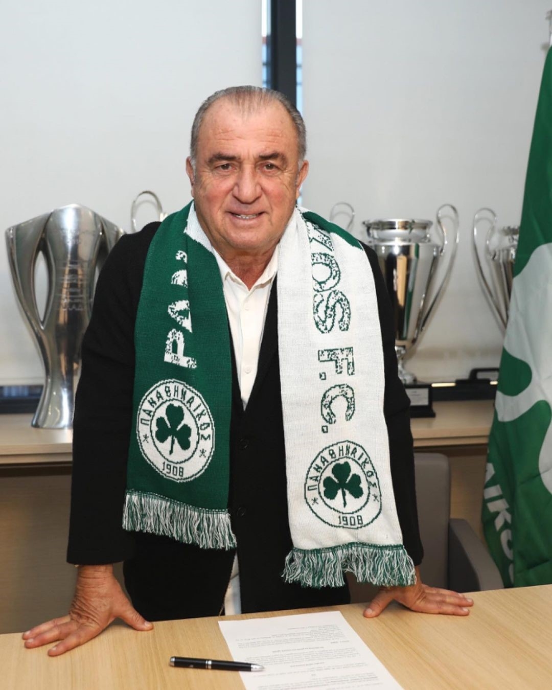 Fatih Terim, Panathinaikos’a resmi imzayı attı

