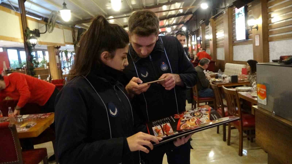 Taksim’de yılbaşı öncesi denetimler sıklaştı
