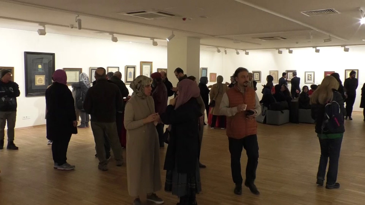 Fatih’te ’Vuslat’ sergisi ziyarete açıldı
