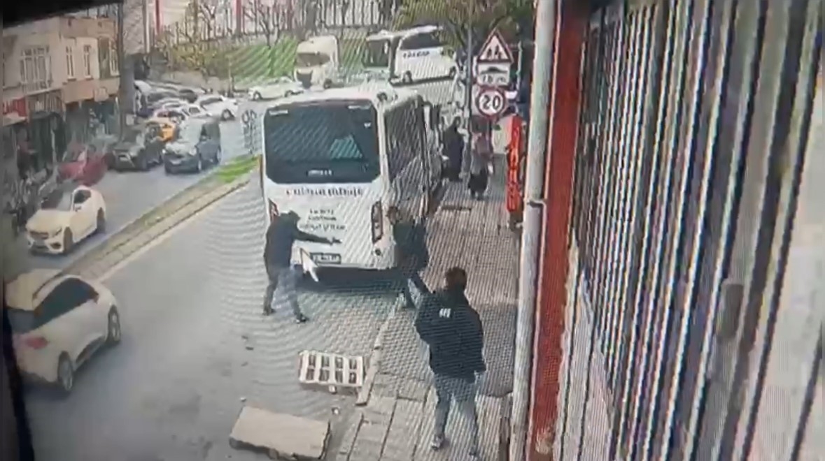 İstanbul’da silahlı saldırı kamerada: Eski sevgilisinin erkek arkadaşını vurdu
