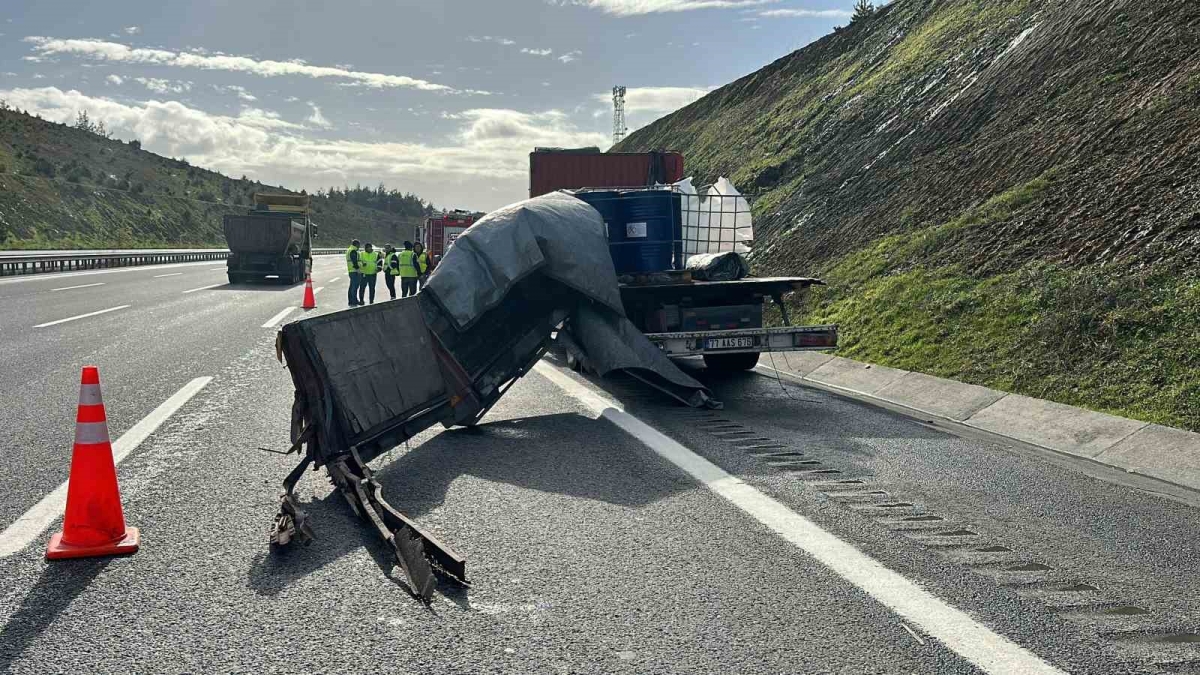 Kuzey Marmara Otoyolu’nda kaza sonrası kimyasal madde paniği
