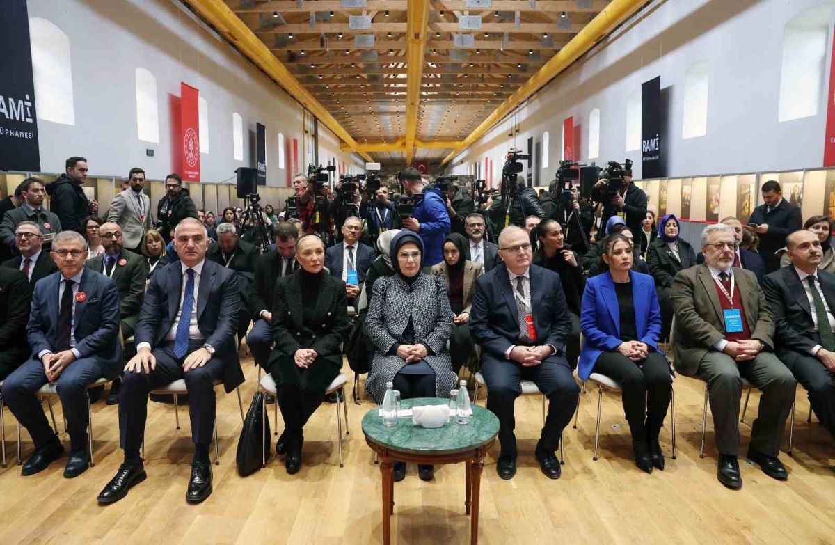 Emine Erdoğan, Valide Sultanlar Yazma Eserler Sergisi’nin açılışına katıldı
