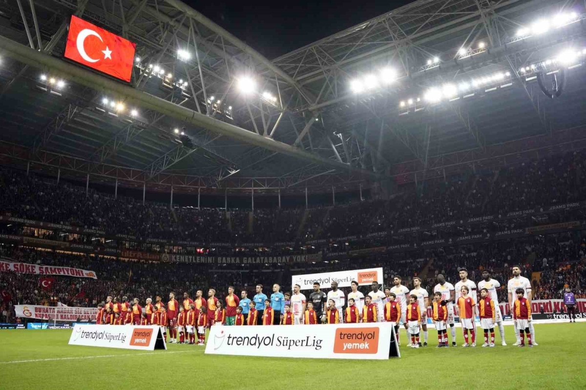 Trendyol Süper Lig: Galatasaray: 0 - Kayserispor: 0 (Maç devam ediyor)
