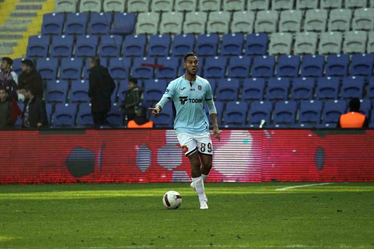 Josef de Souza, Başakşehir formasıyla ilk maçına çıktı
