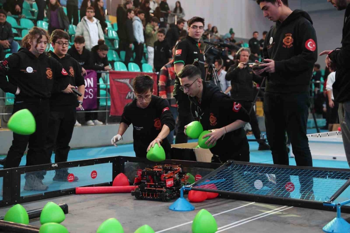 Bağcılar’da VEX - Uluslararası Robotik Yarışması düzenlendi
