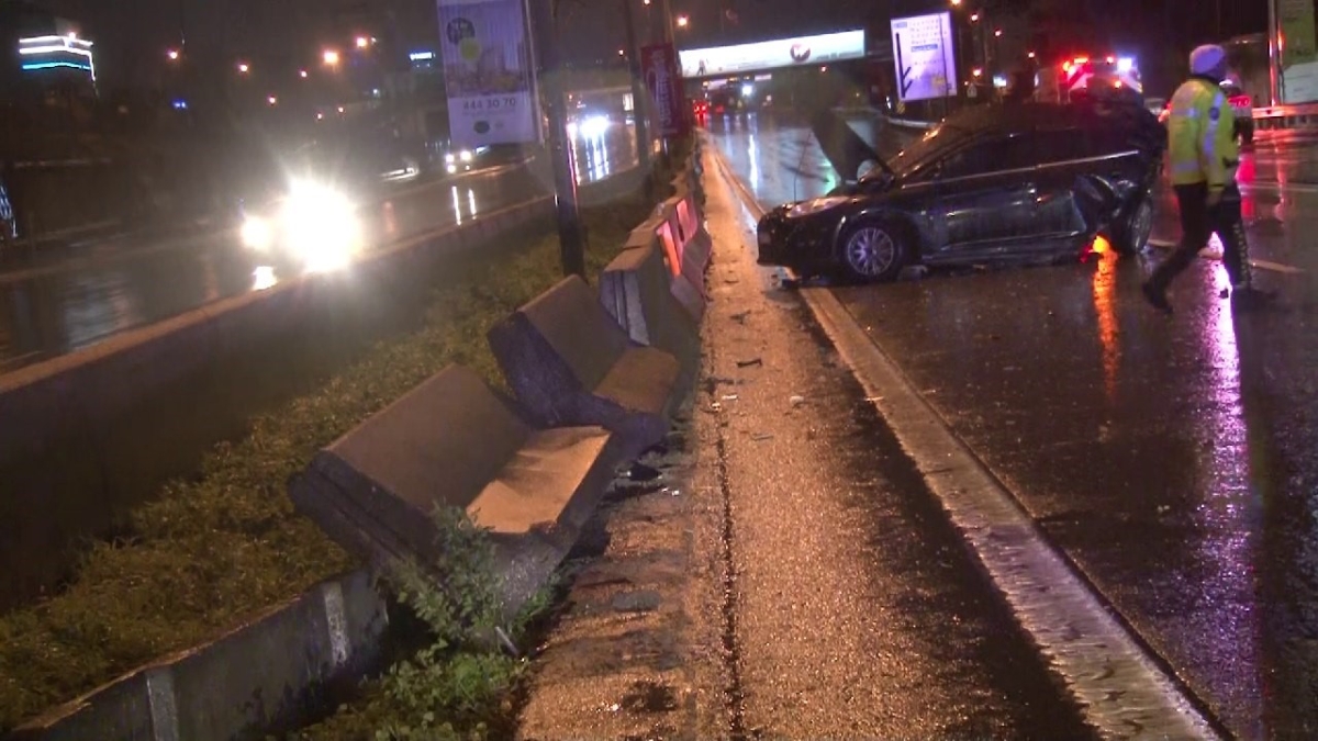 Maltepe’de 4 aracın karıştığı kazada, 4 kişi yaralandı
