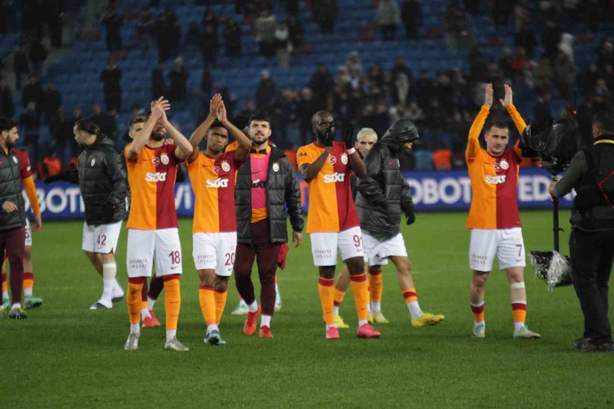 Galatasaray, Fenerbahçe ile puanları eşitledi
