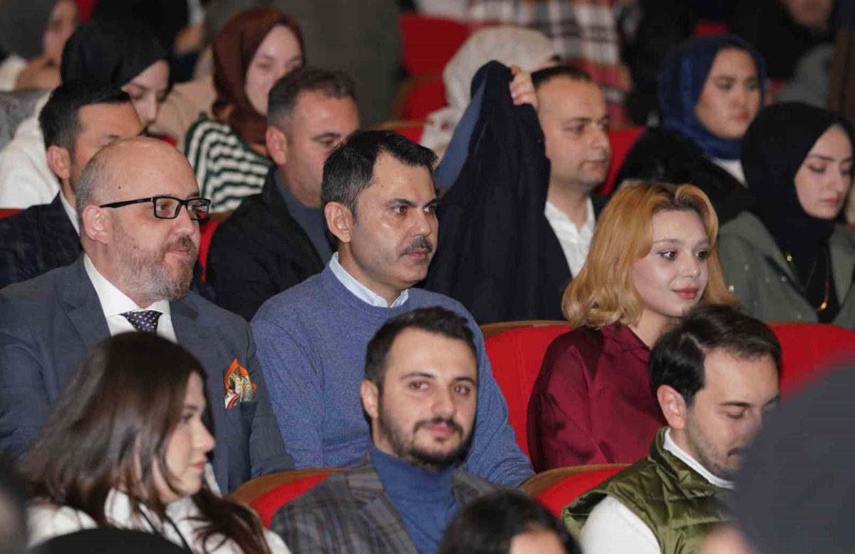 İBB Başkan Adayı Murat Kurum gençlerle “Aybüke: Öğretmen Oldum Ben” filmini izledi
