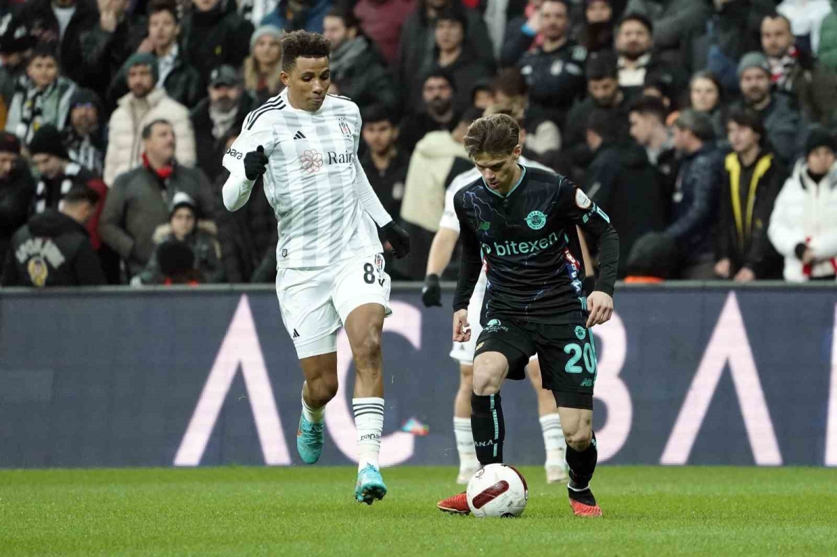 Trendyol Süper Lig: Beşiktaş: 0 - Adana Demirspor: 0 (Maç devam ediyor)
