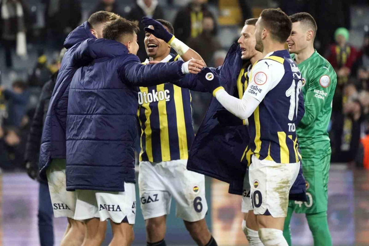 Fenerbahçe, yenilmezlik serisini 12 maça çıkardı
