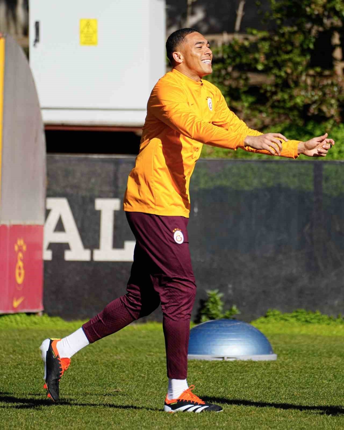 Galatasaray’da Carlos Vinicius ilk antrenmanına çıktı
