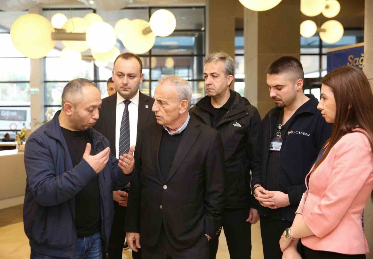 Küçükçekmece Belediye Başkanı Kemal Çebi, silahlı saldırıda yaralanan Ebru Güneş’i hastanede ziyaret etti
