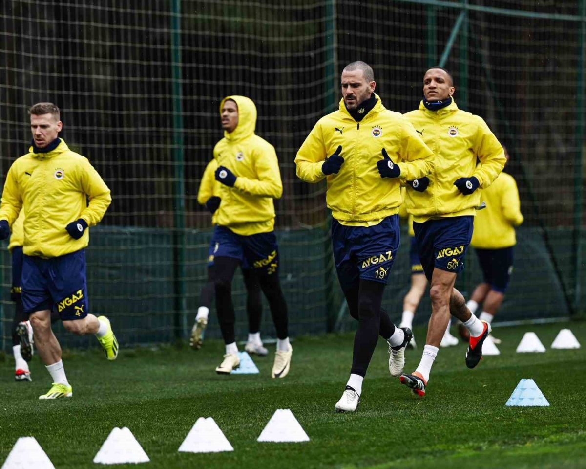 Fenerbahçe, Çaykur Rizespor maçı hazırlıklarını sürdürdü
