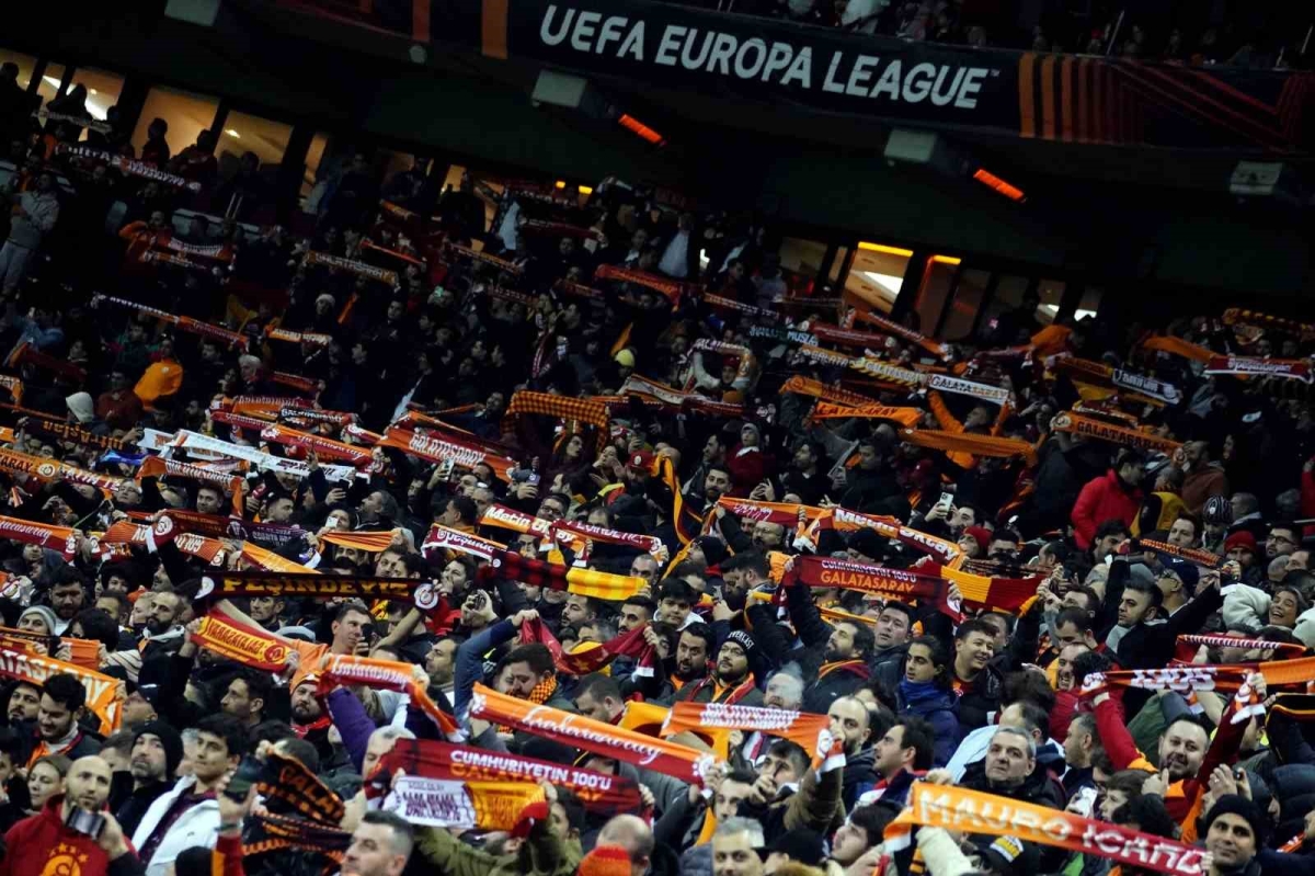 Galatasaray - Sparta Prag maçını 46 bin 802 seyirci izledi
