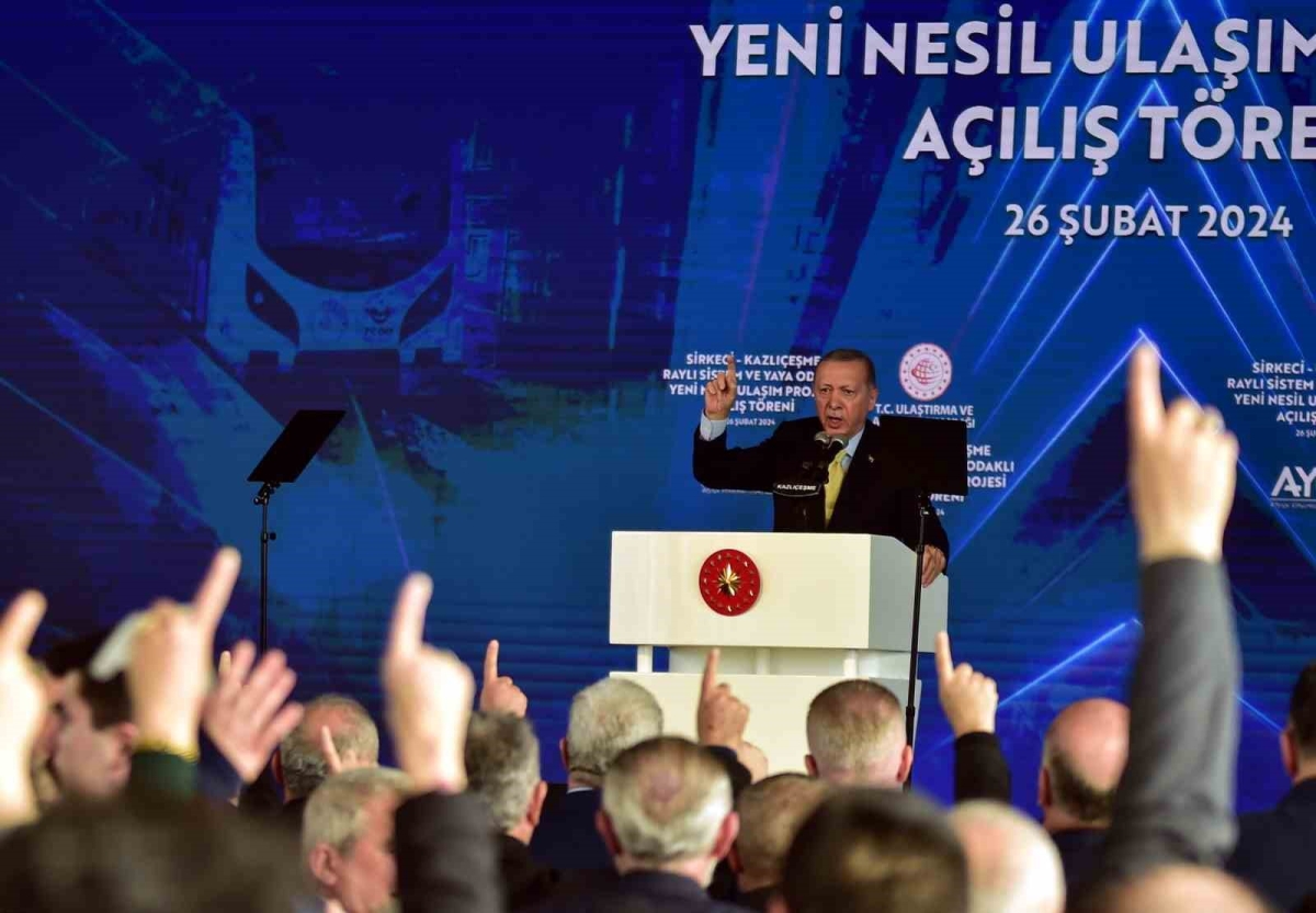 Cumhurbaşkanı Erdoğan: “İstanbul’a nimet olarak bakanlar, ihmalkarlıkları ile şehrin bitkisel hayata girmesine sebep oldu”
