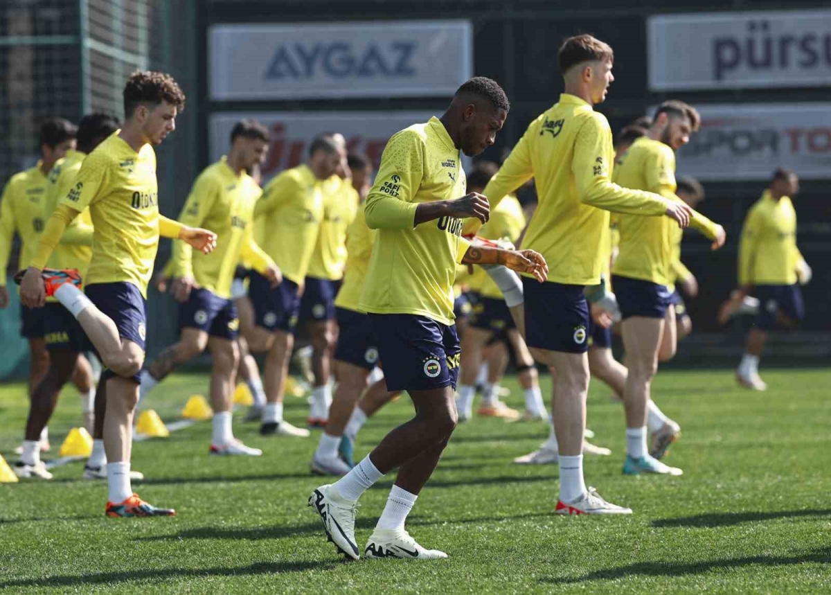 Fenerbahçe, Hatayspor maçı hazırlıklarını sürdürdü
