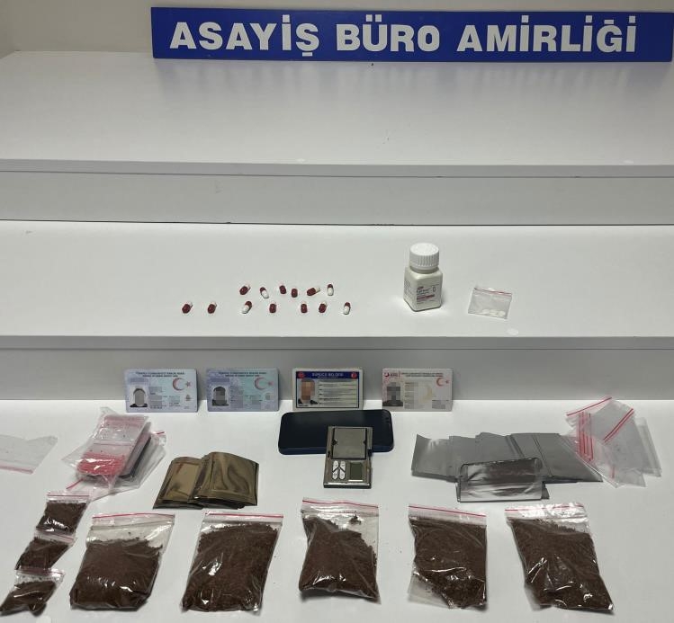 Çikolataya uyuşturucu enjekte edip satan şahıslar yakalandı
