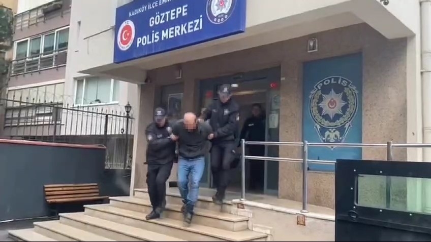 Marmaray’da temizlik personeli, kadın güvenliğe bıçakla saldırdı
