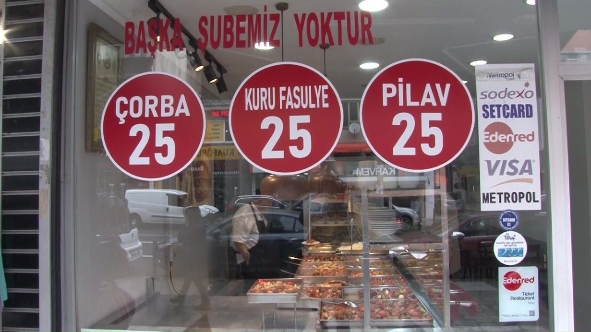 Üsküdar’da enflasyona meydan okuyan lokanta yoğun ilgi görüyor
