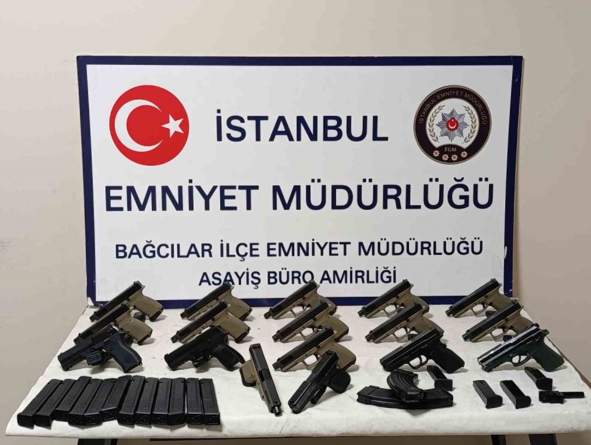 İstanbul’da yasa dışı silah ticareti operasyonu: 17 silah ele geçirildi

