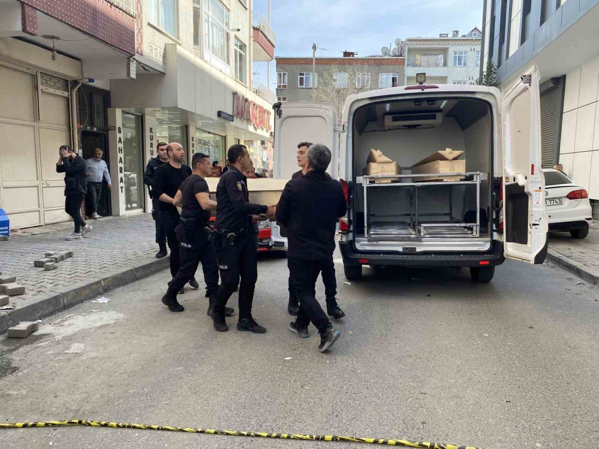 Bağcılar’da ayrılmak isteyen sevgilisini öldürdü
