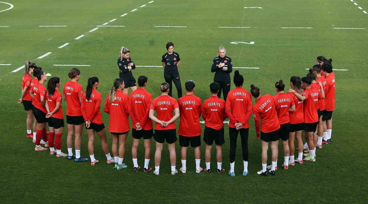 A Milli Kadın Futbol Takımı, hazırlıklarını sürdürdü
