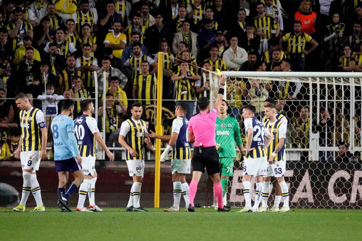 Fenerbahçe’de Oosterwolde ve Szymanski cezalı duruma düştü
