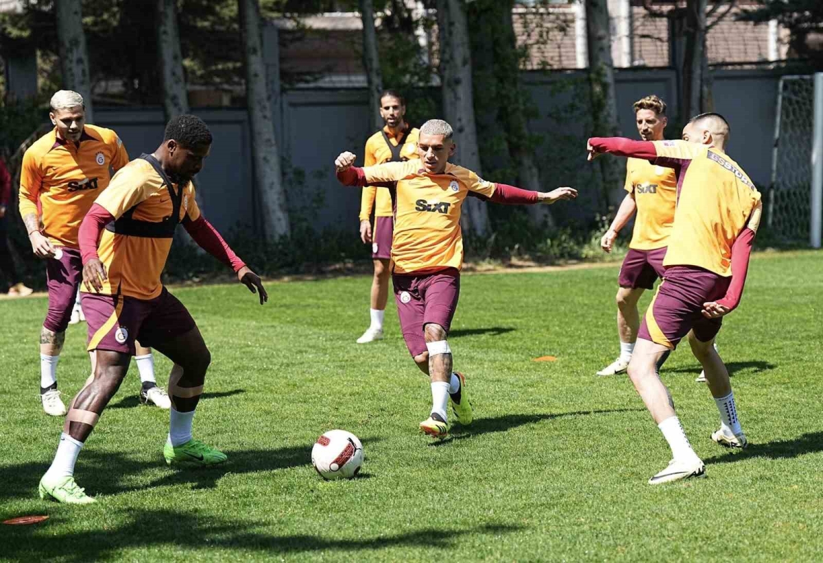 Galatasaray, Alanyaspor maçı hazırlıklarını tamamladı

