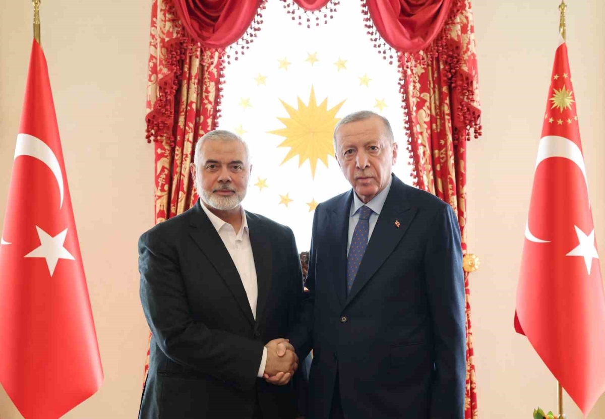 Cumhurbaşkanı Erdoğan, Dolmabahçe’de Hamas Siyasi Büro Başkanı Haniye’yi kabul etti
