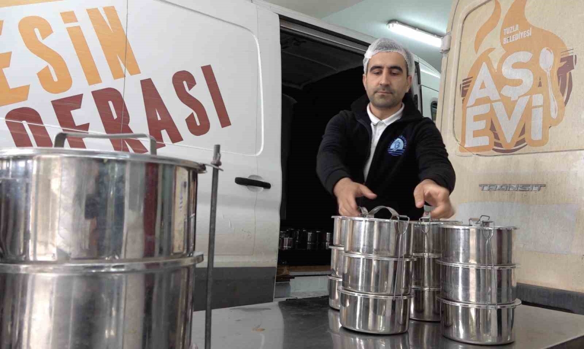 Tuzla Belediyesi Aşevinden ihtiyaç sahiplerine yemek desteği
