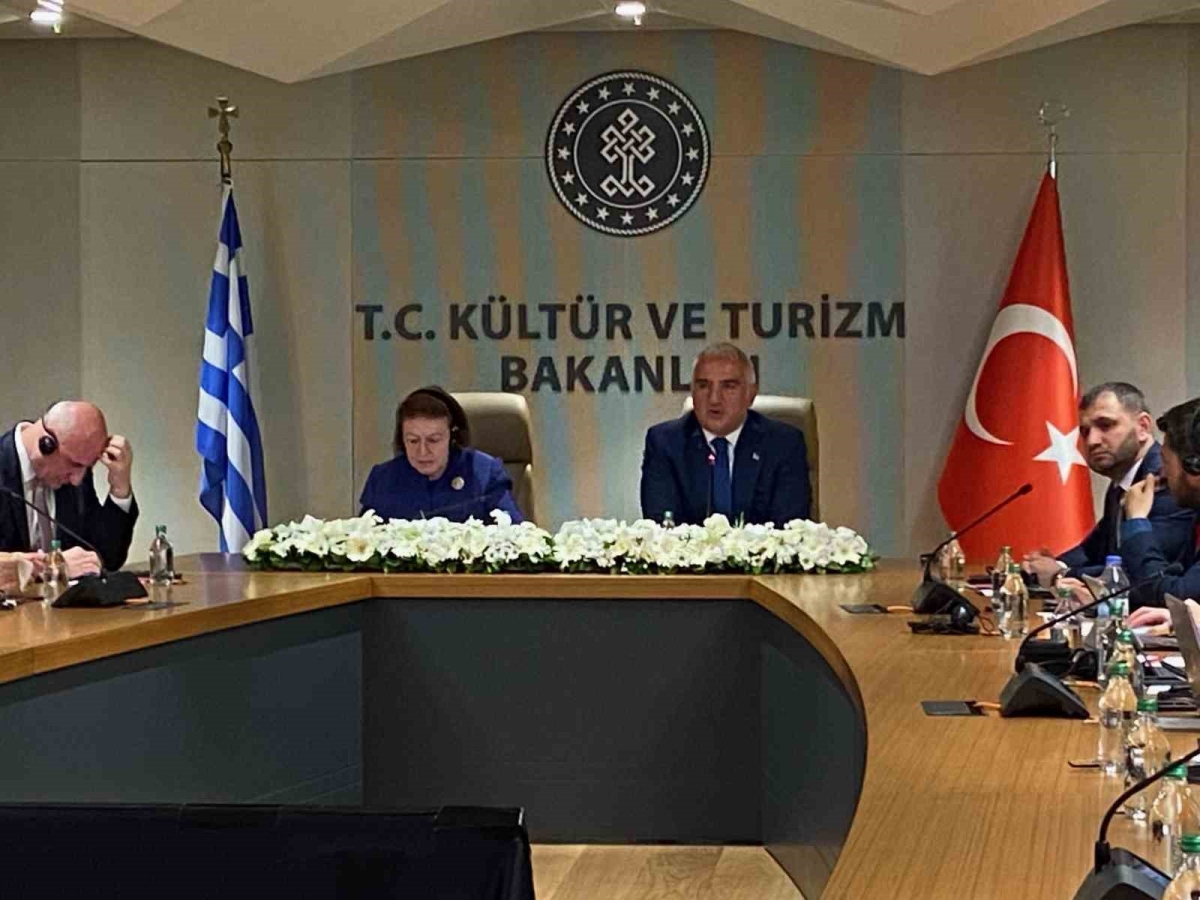 Bakan Ersoy, Yunan mevkidaşı ile 