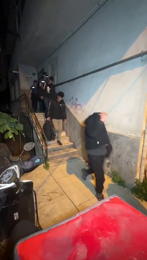 Avcılar’da 24 düzensiz göçmen yakalandı
