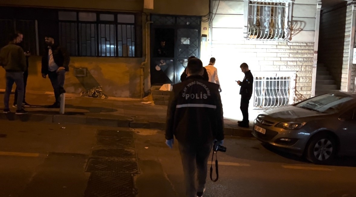 İstanbul’da genç kadının şüpheli ölümü: Sevgilisinin evinin önünde başından vurulmuş bulundu
