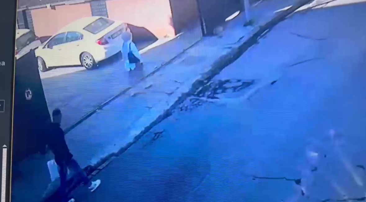Beyoğlu’ndaki korkunç cinayette yeni görüntüler: Kızı dakikalarca böyle takip etmiş, poşetinden de not çıkmış
