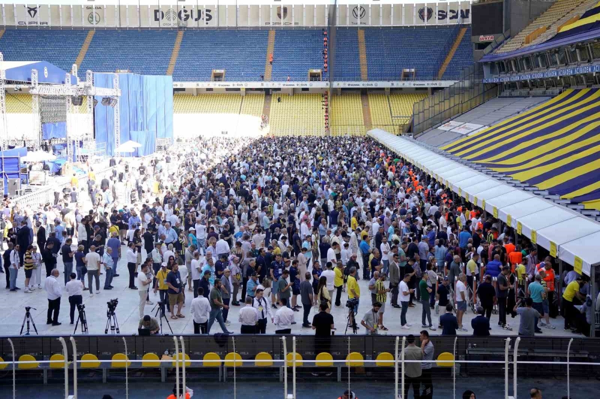 Fenerbahçe’de oy kullanma işlemi başladı
