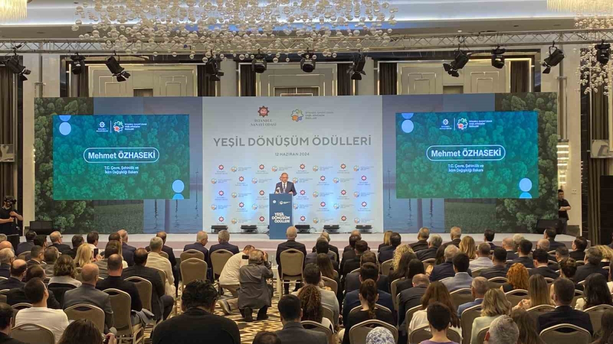 Çevre, Şehircilik ve İklim Değişikliği Bakanı Mehmet Özhaseki, Yeşil Dönüşüm Ödül Töreni’nde konuştu
