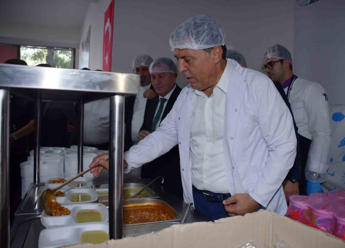Esenyurt’ta yeni bir aşevi daha hizmete açıldı: İhtiyaç sahibi bin kişiye yemek dağıtılacak
