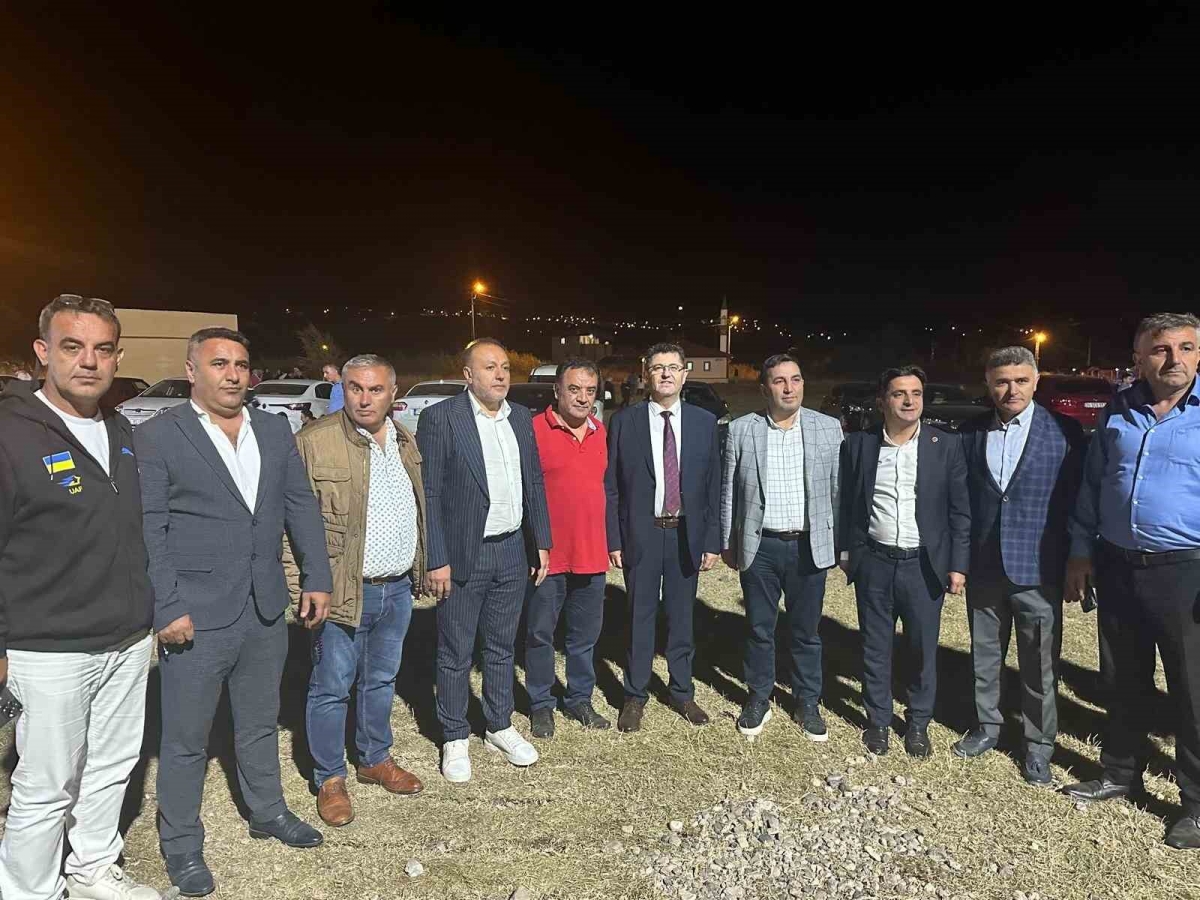 Halkın belediyesi çiftçinin yanında
