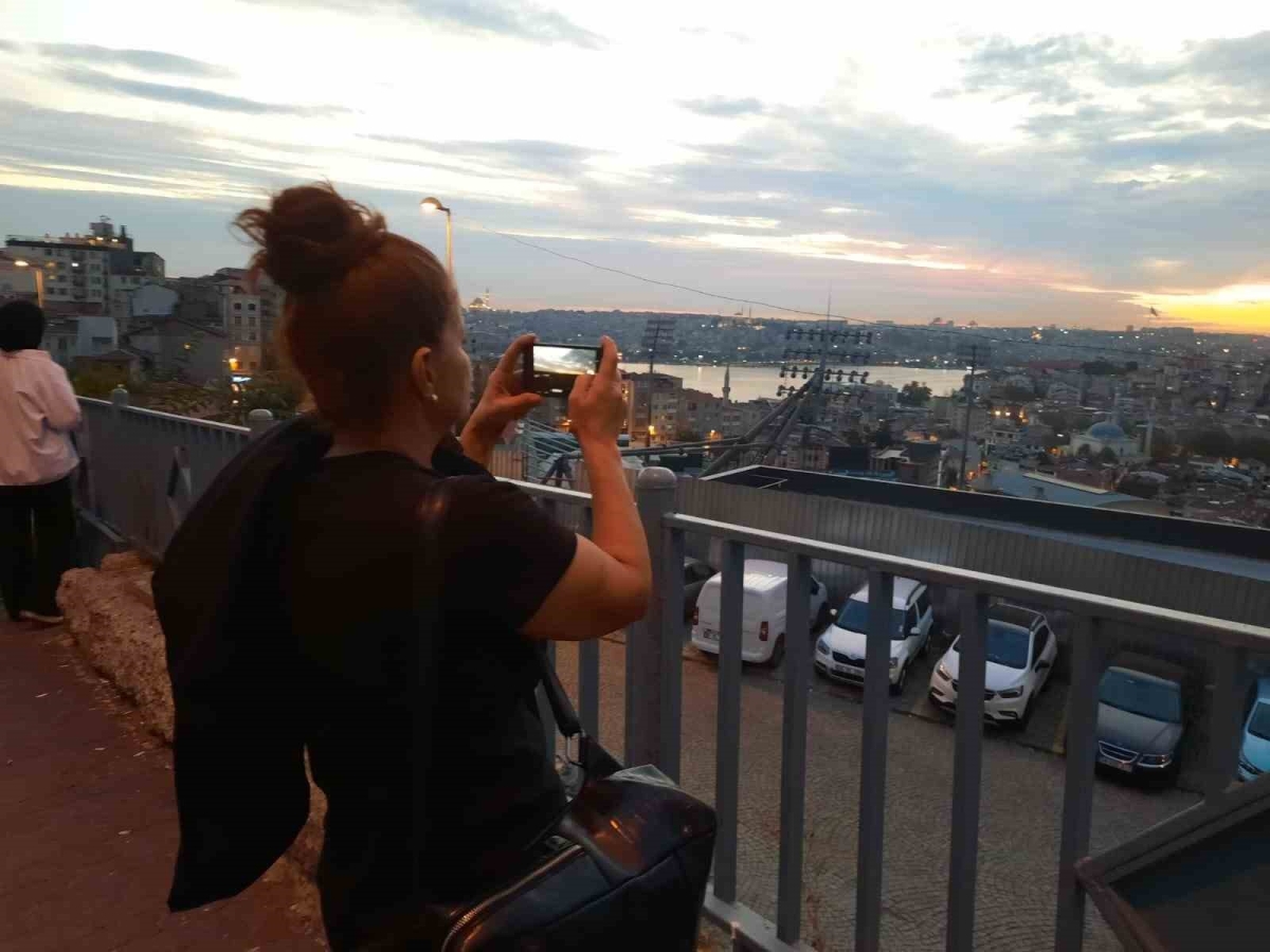 Beyoğlu’nda gün batımı manzarası hayran bıraktı
