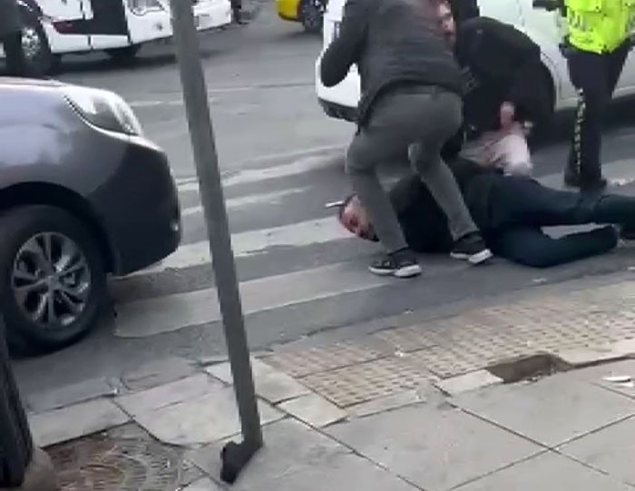Eski sevgilisinin erkek arkadaşını silahla vurup yaraladı, kaçmak isterken yakalandı
