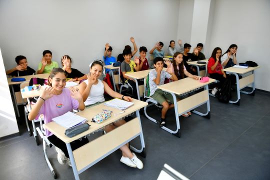 Gençler, Büyükşehir’in Eğitim Hizmetlerinden Memnun